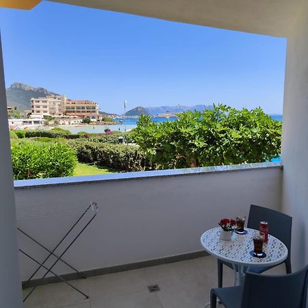 Rooms, Affittacamere Maksim Golfo Aranci Buitenkant foto