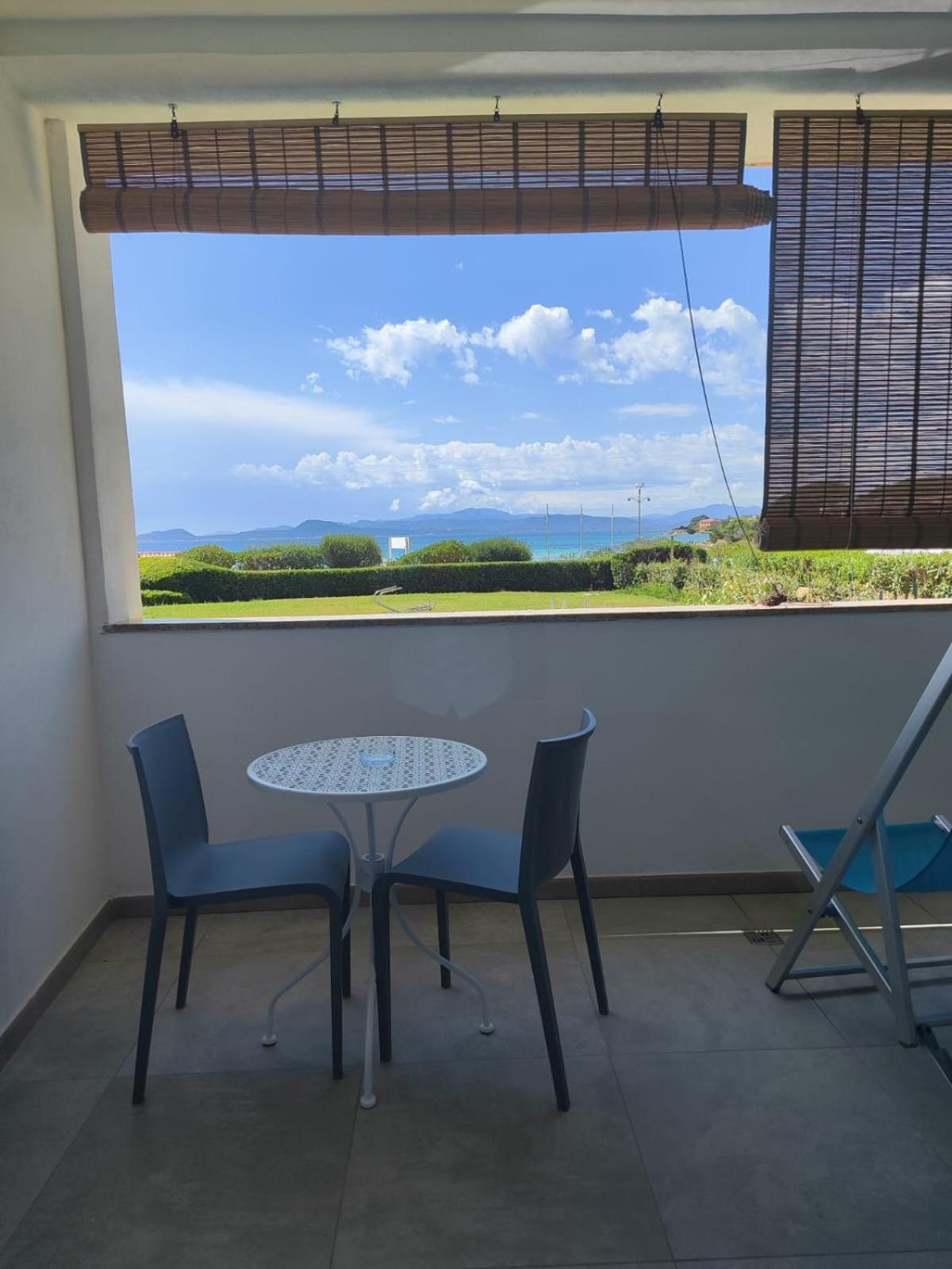 Rooms, Affittacamere Maksim Golfo Aranci Buitenkant foto