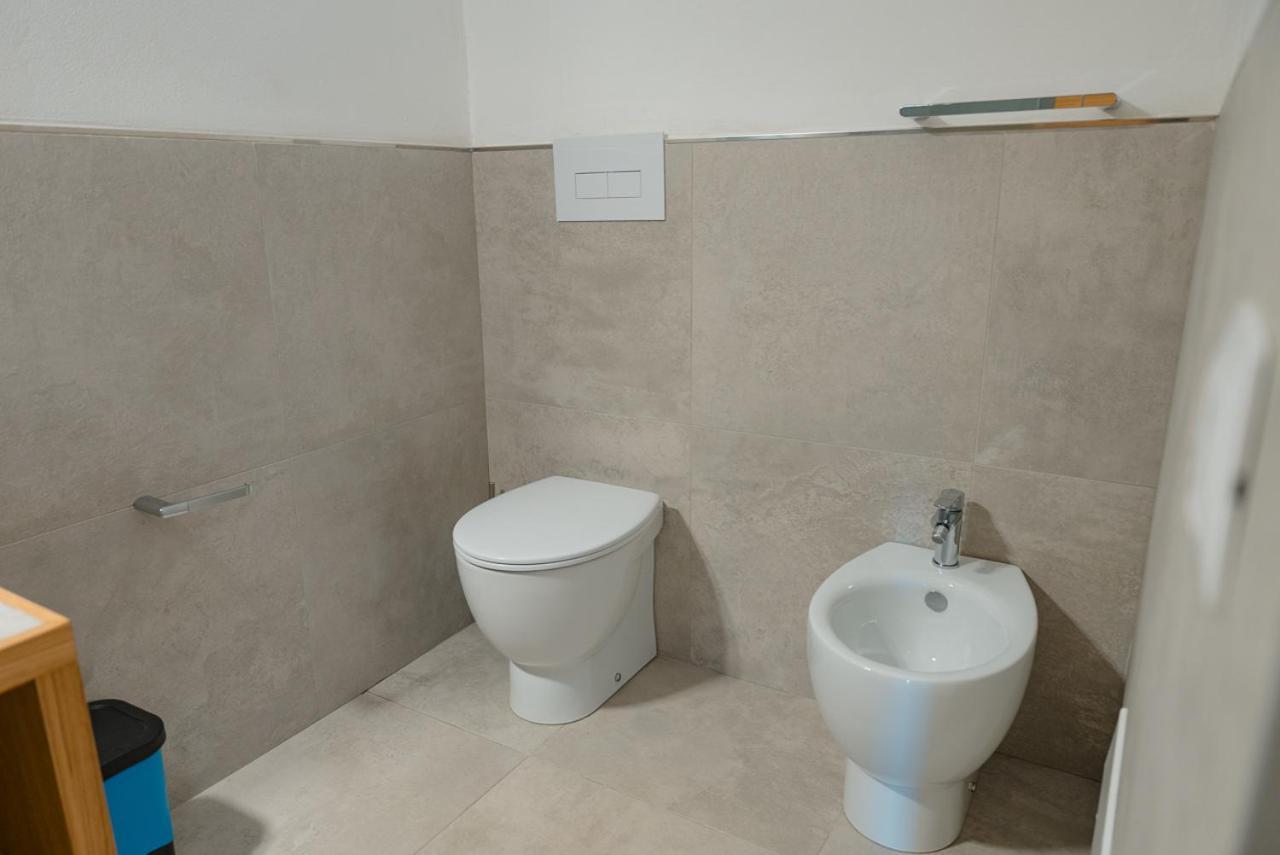 Rooms, Affittacamere Maksim Golfo Aranci Buitenkant foto