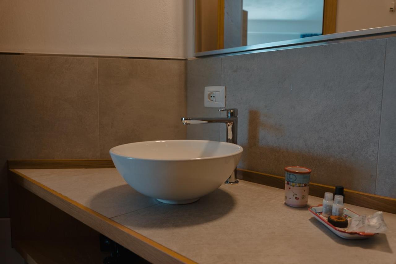 Rooms, Affittacamere Maksim Golfo Aranci Buitenkant foto