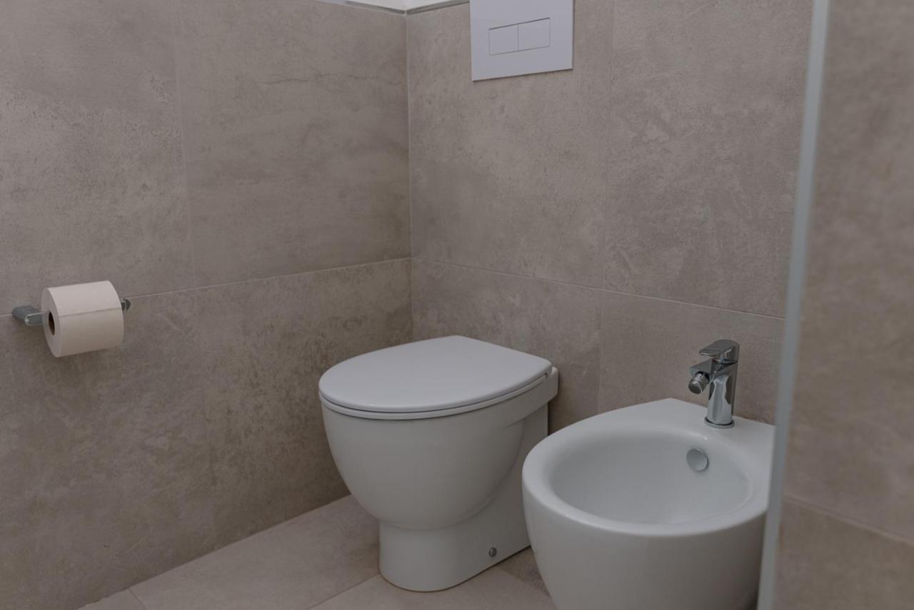 Rooms, Affittacamere Maksim Golfo Aranci Buitenkant foto