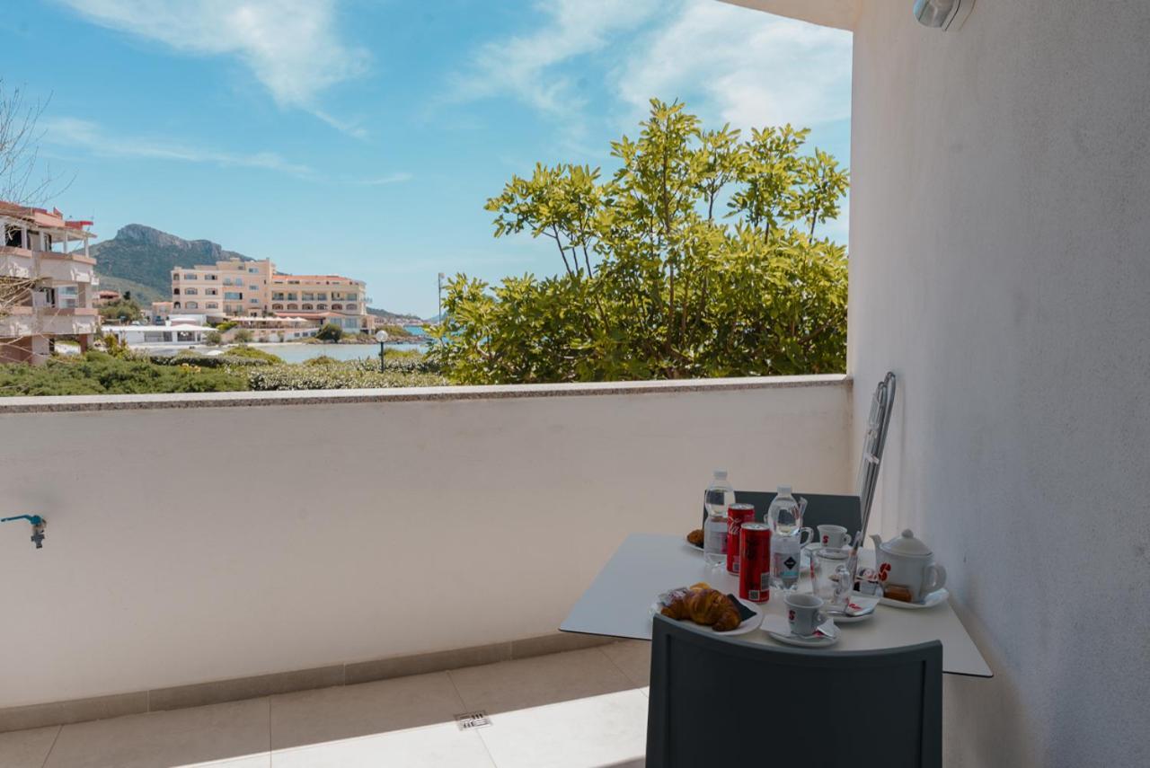 Rooms, Affittacamere Maksim Golfo Aranci Buitenkant foto