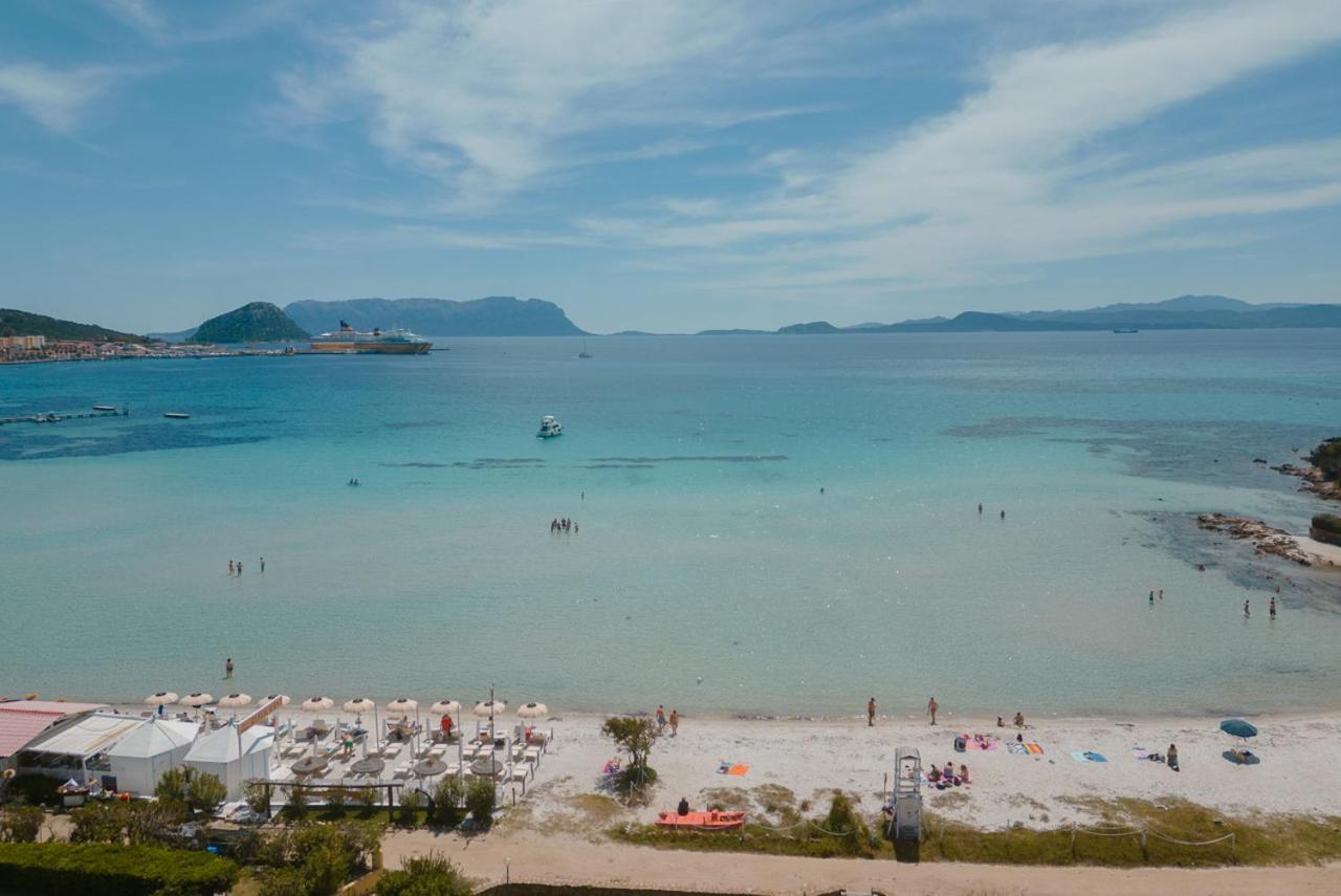 Rooms, Affittacamere Maksim Golfo Aranci Buitenkant foto