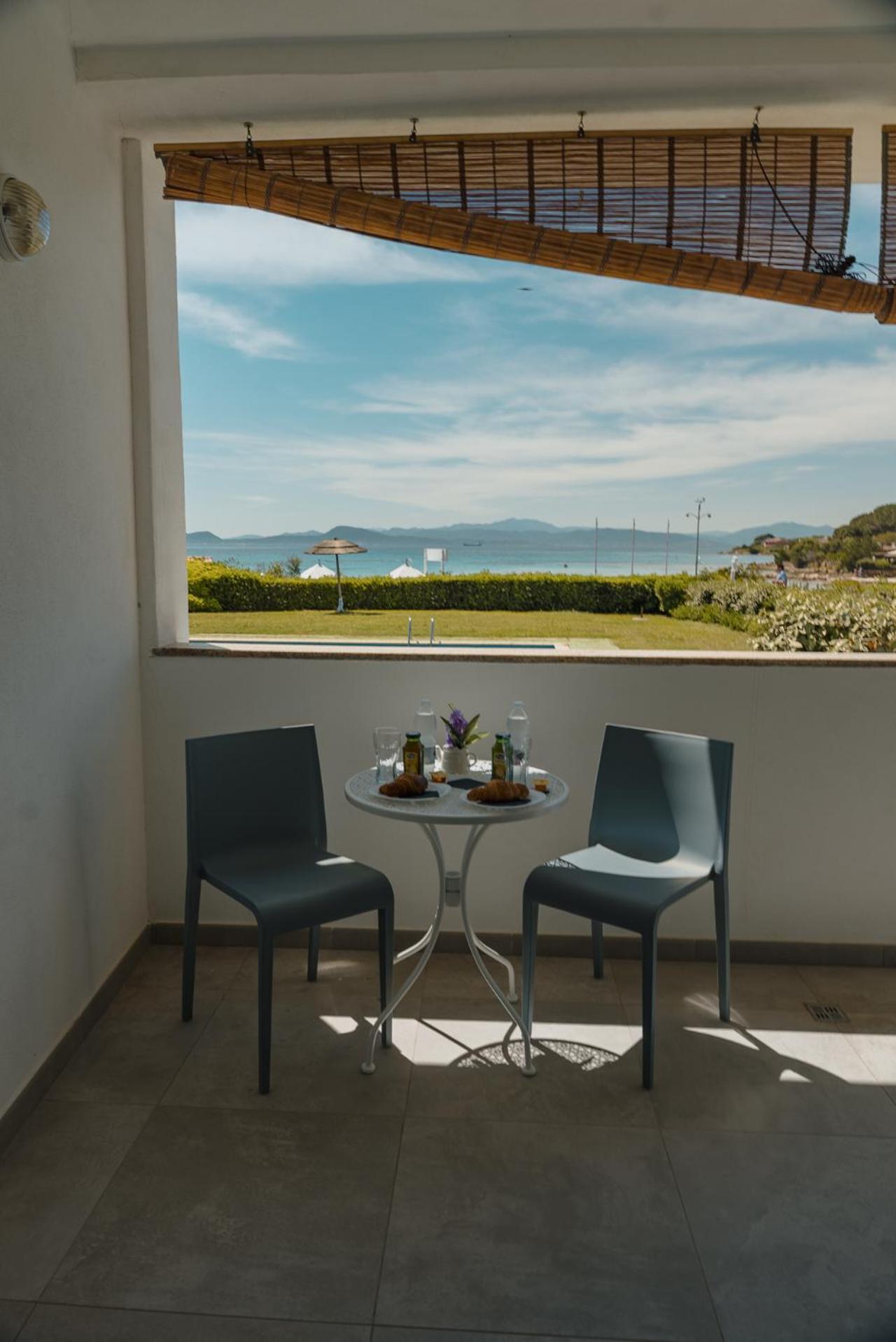 Rooms, Affittacamere Maksim Golfo Aranci Buitenkant foto