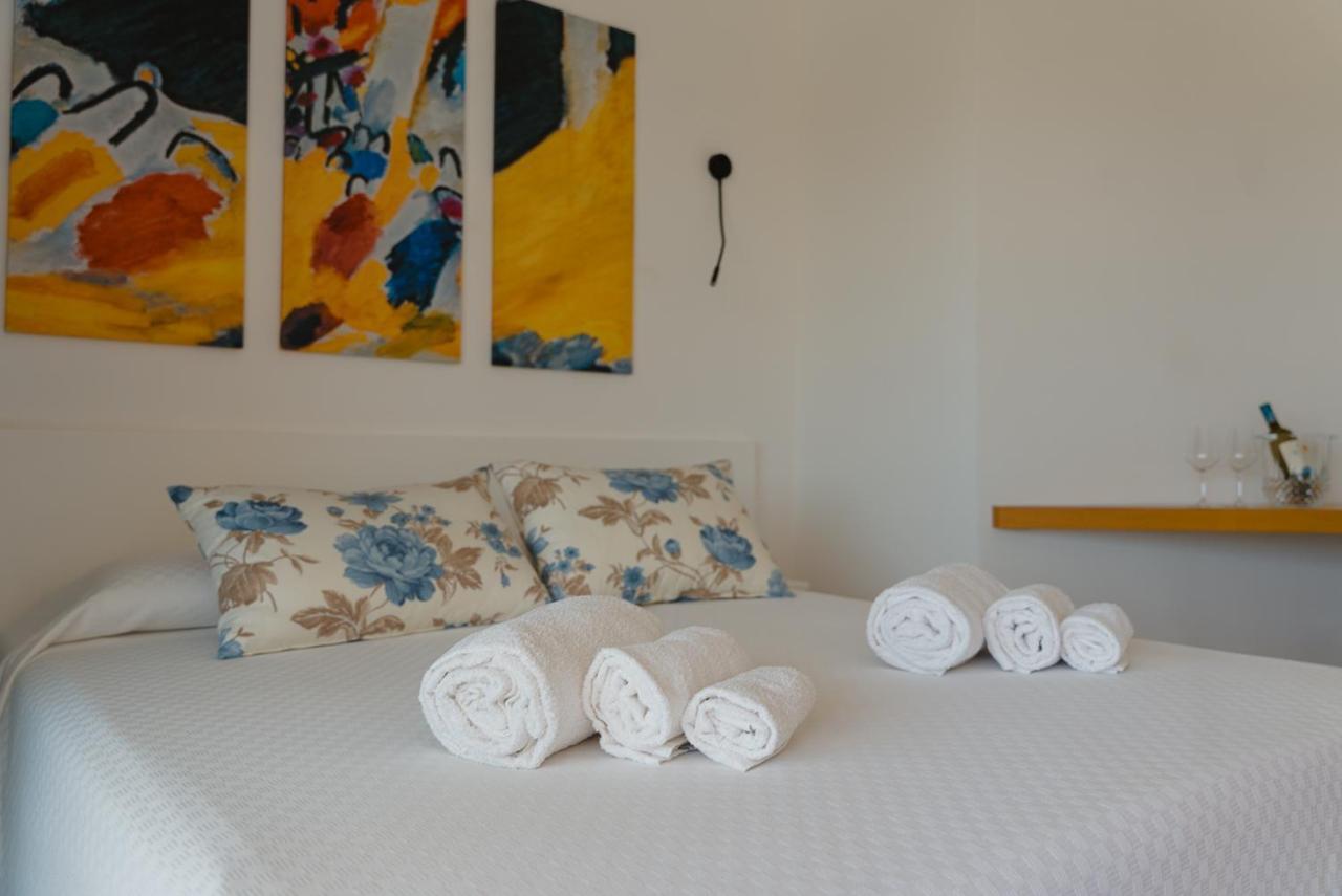 Rooms, Affittacamere Maksim Golfo Aranci Buitenkant foto