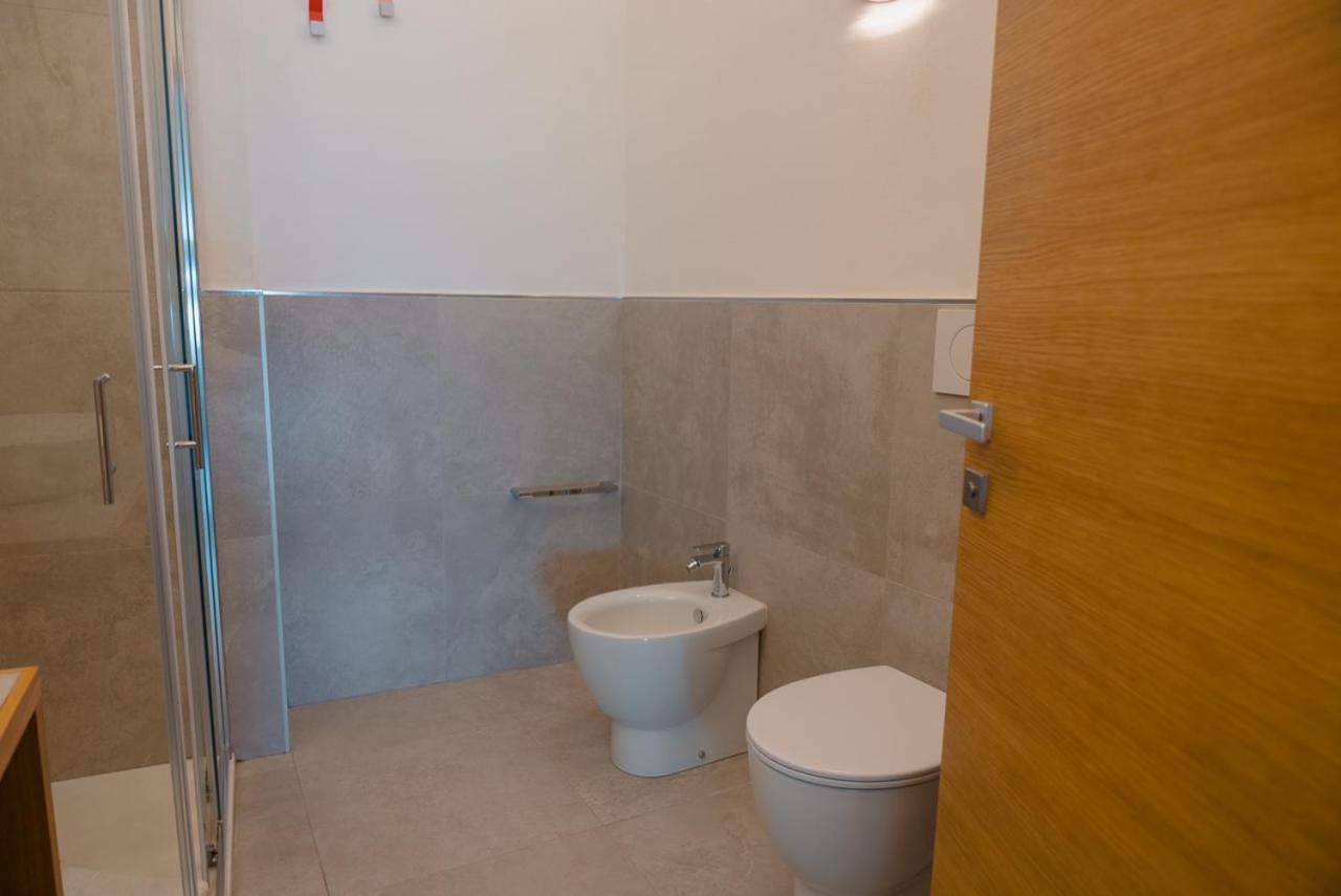 Rooms, Affittacamere Maksim Golfo Aranci Buitenkant foto