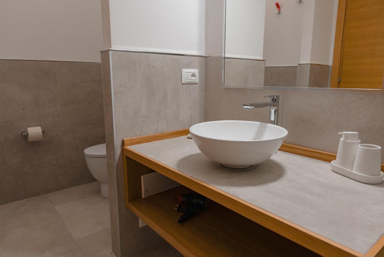 Rooms, Affittacamere Maksim Golfo Aranci Buitenkant foto