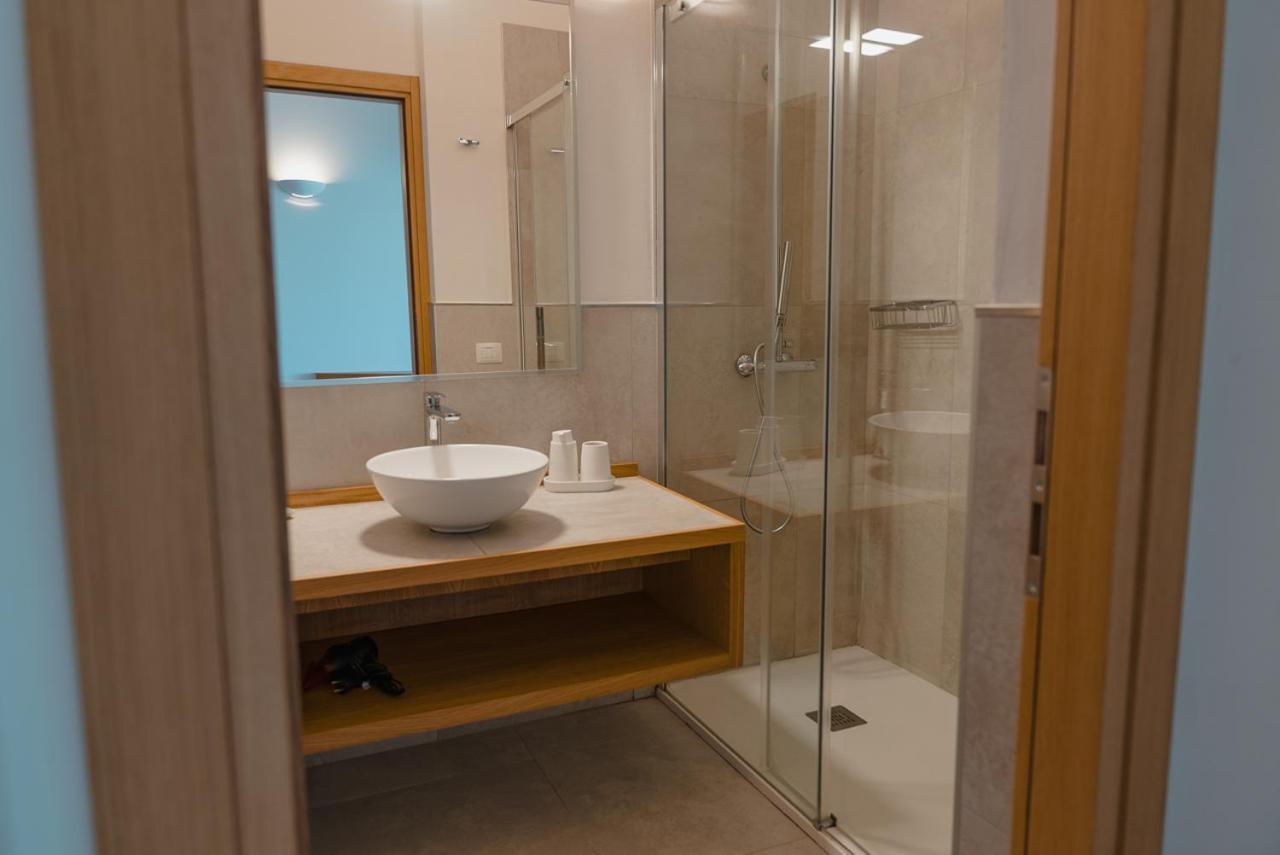 Rooms, Affittacamere Maksim Golfo Aranci Buitenkant foto
